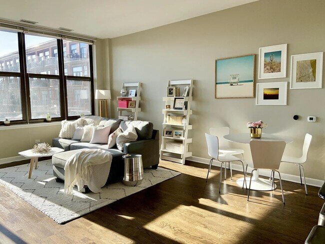 Foto del edificio - 15 S Throop St