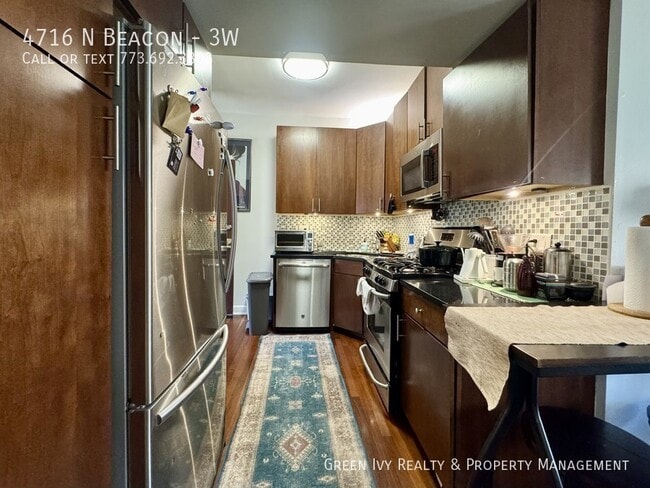 Building Photo - 4716 N Beacon St