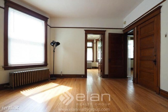 Building Photo - 1 br, 1 bath  - 1612 W BERTEAU Apt 2 Unit 2