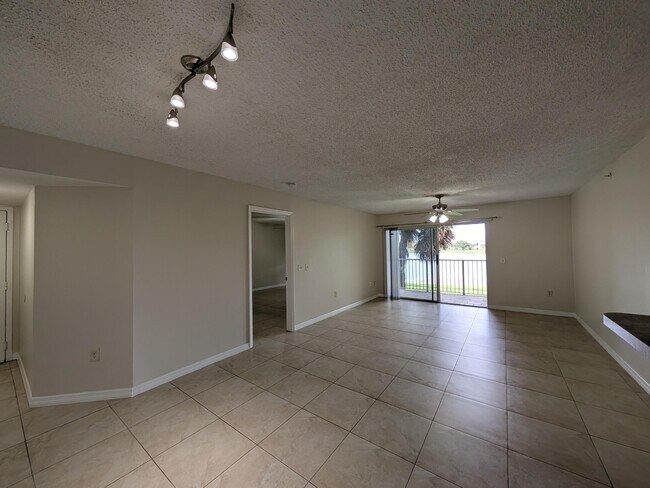 Building Photo - 5011 Wiles Rd