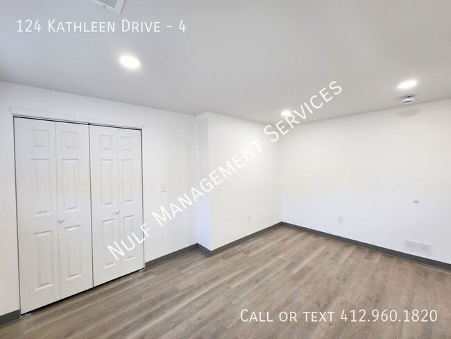 Building Photo - 124 Kathleen Dr