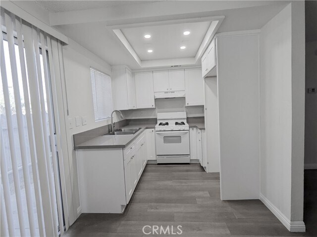 Foto del edificio - 975 W Devonshire Ave