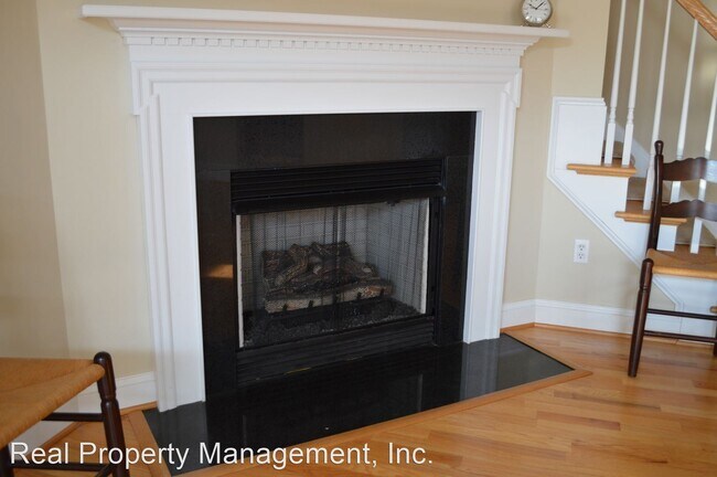 Building Photo - 3 br, 2.5 bath House - 1519 Old Trail Dr.