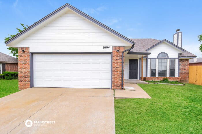 Primary Photo - 1604 Pennington Cir