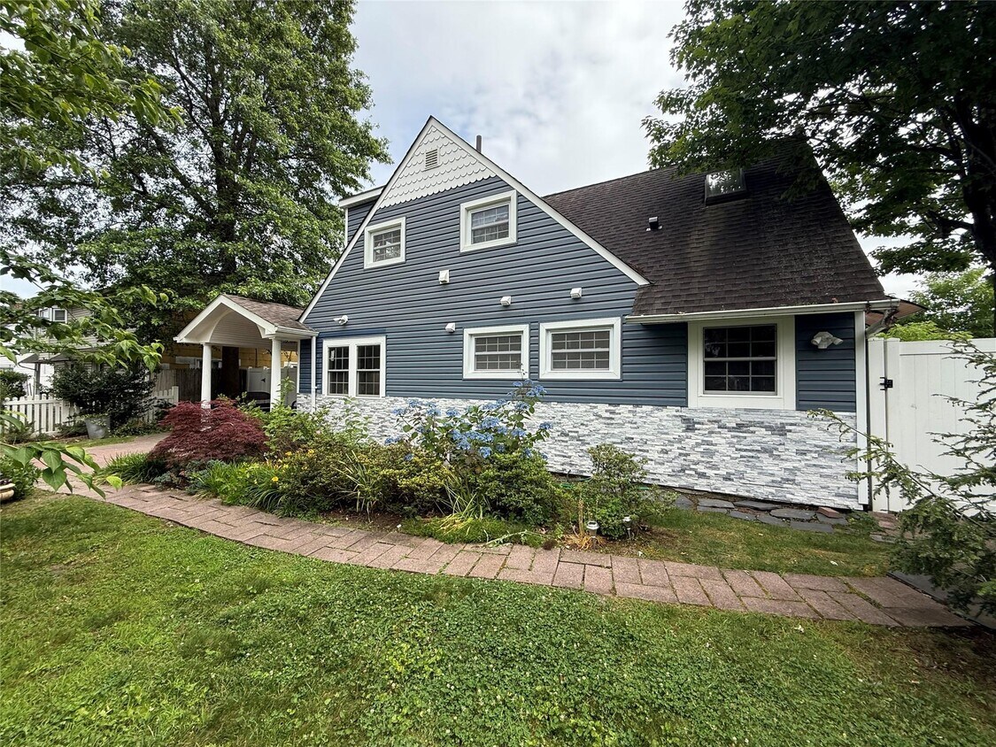 Foto principal - 64 Haymaker Ln