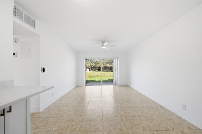 Photo - 3228 Coral Ridge Dr Townhome