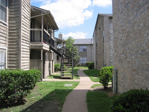 Building Photo - Oak Villa Apartments