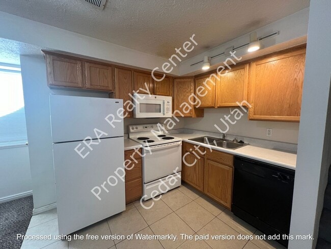 Building Photo - 461 E Cobblecreek Dr