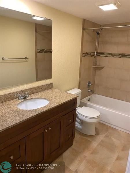 Foto del edificio - 2334 Waterside Dr