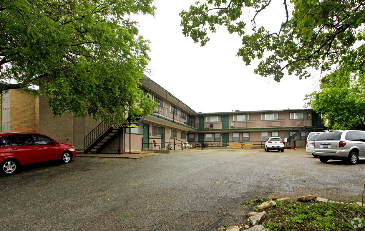 Building Photo - 1334 Lamar Square Dr