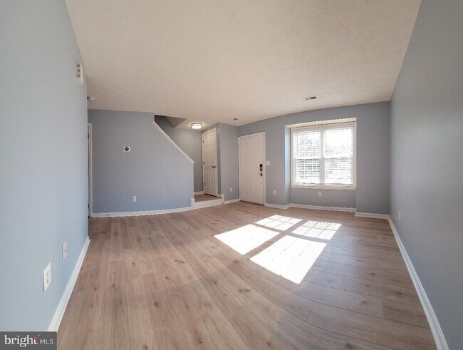Building Photo - 10612 Guilderland Ct