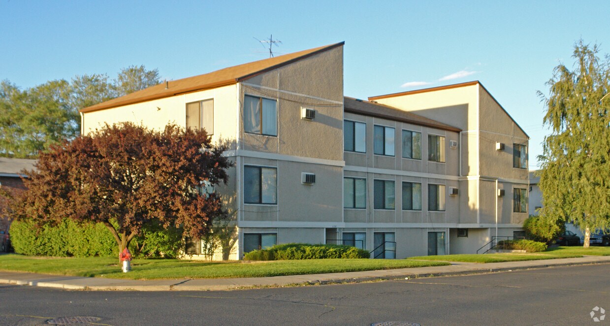 6104 N Mayfair St, Spokane, WA 99208 Apartments in Spokane, WA