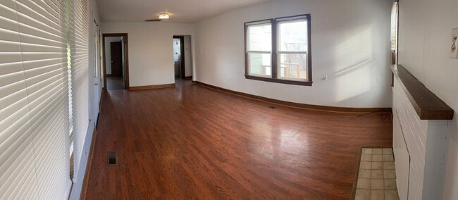 Building Photo - 3bed/1bath house on Homedale Rd.