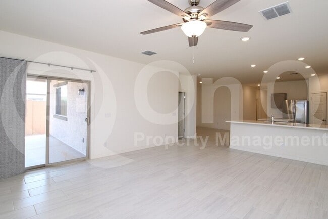Building Photo - 35236 W Santa Monica Ave
