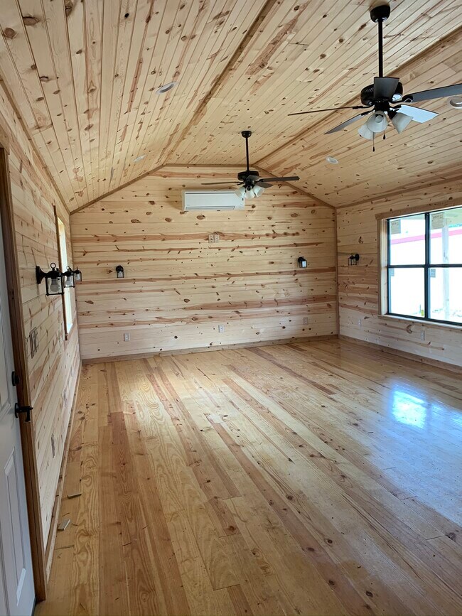 Building Photo - 60 Hill Country Cabin Ln