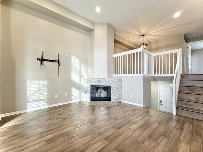 Foto del edificio - Modern 2-Bedroom Condo Near Everything in Downtown Royal Oak