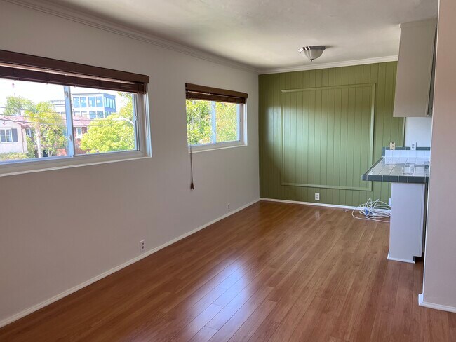 Dining Room - 8400 Gulana Ave