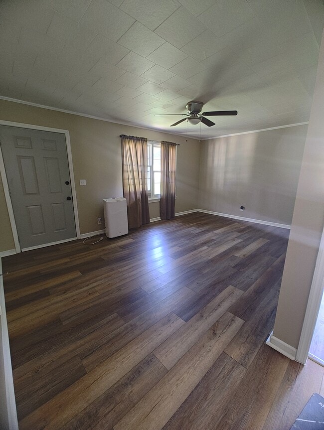 Building Photo - 101 Blue Ln