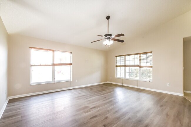 Foto del edificio - 2856 Snowy Owl Ct