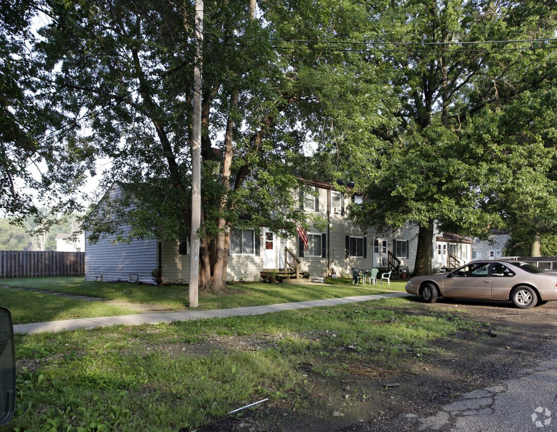 Primary Photo - 9103 Maple Grove Rd