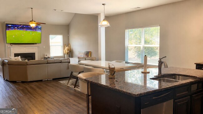 Building Photo - 1301 Rose Terrace Cir