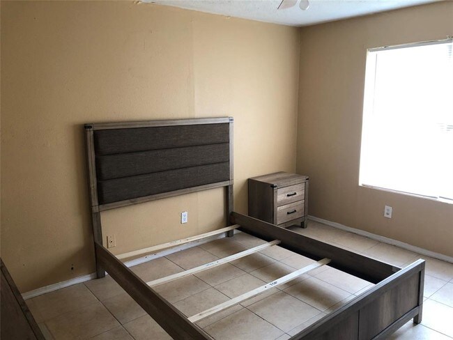 Building Photo - 8205 Arrowhead Ln