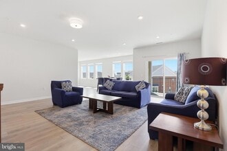 Building Photo - 700 Mount Airy Ter NE