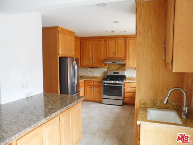 Foto del edificio - 12566 Woodbine St