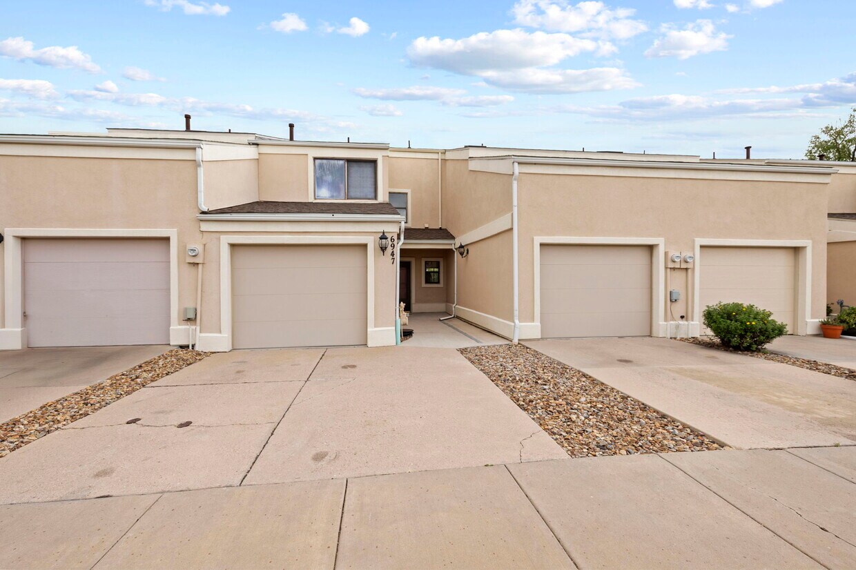 Primary Photo - 6947 Gayle Lyn Ln