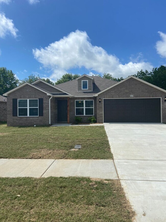 Building Photo - *NOW PRELEASING* Four Bedroom | Two Bath Home in Conrad Court
