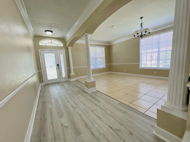 Building Photo - 6312 Bridgecrest Dr