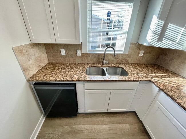 Foto del edificio - Gorgeous 1 bedroom in happening Kannapolis!