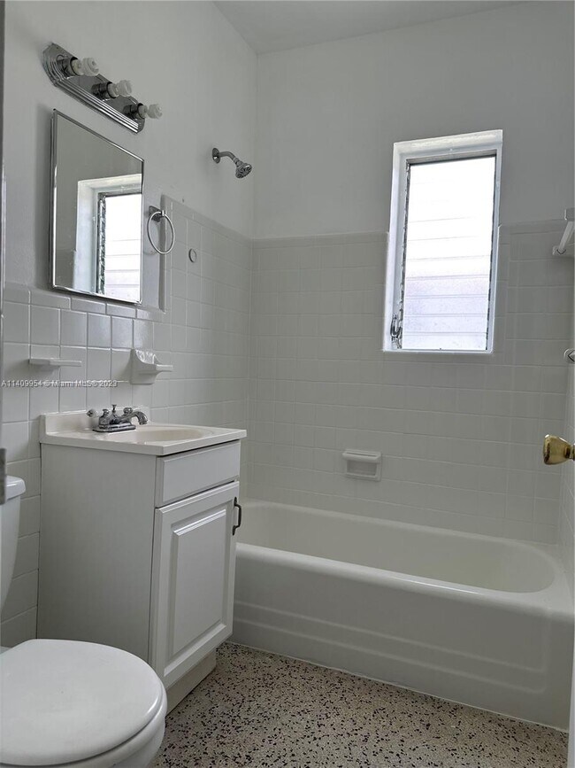 Foto del edificio - 2823 SW 23rd Terrace