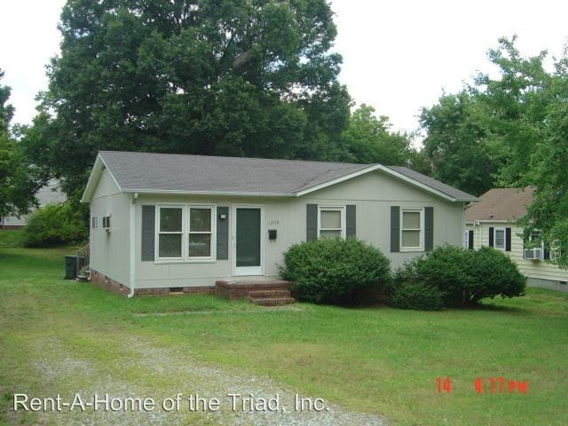 Primary Photo - 1208 Highland Ave