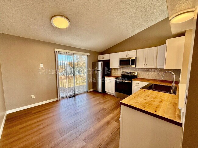 Foto del edificio - 4463 E 122nd Ct