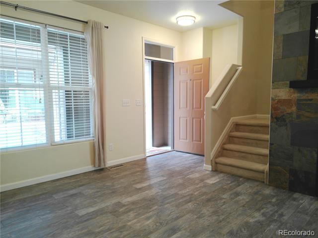 Foto del edificio - 4714 ROWLAND Heights