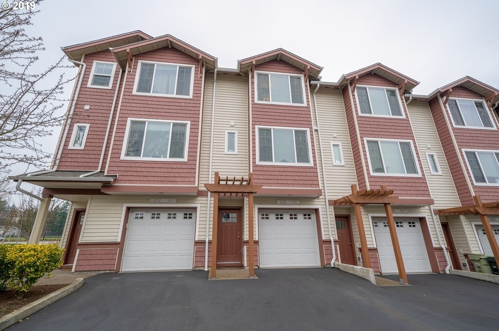 Rear Exterior/Garage entrance - 635 NW 118th Ave