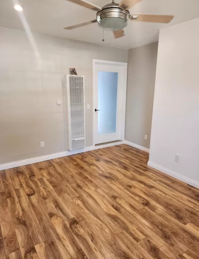 Living room - 614 Jeffrey St