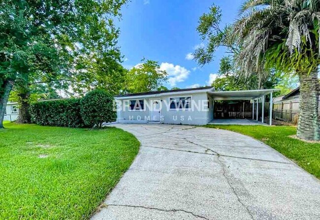 Building Photo - 6642 Lucente Dr