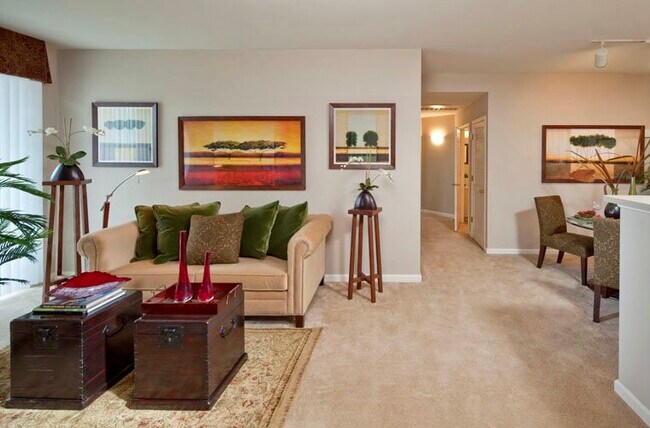 Foto del edificio - 1235 S White Oak Dr