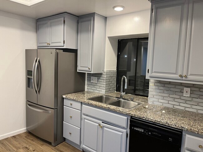 Foto del edificio - 4219 Cowell Rd