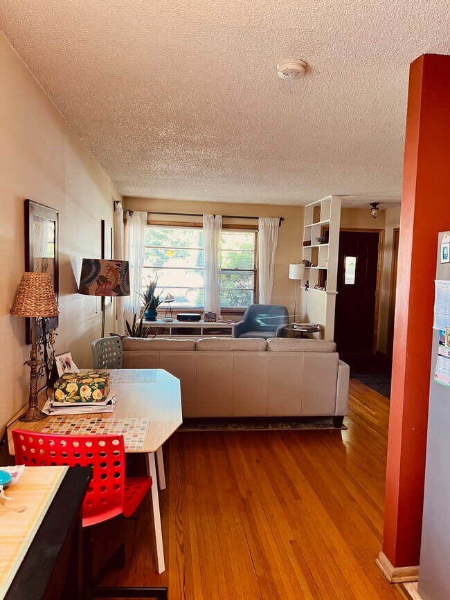 Building Photo - 4328 York Ave S