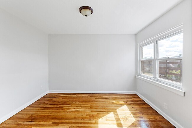 Foto del edificio - Larchmont Manor