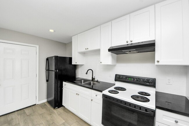 Building Photo - 5441 Minden St