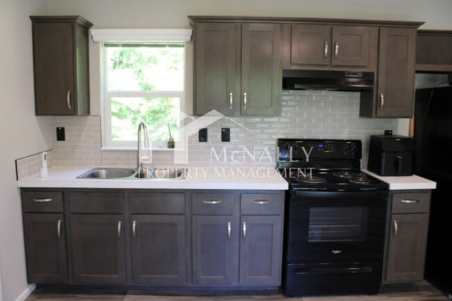 Building Photo - Charming Tiny Home on the Key Peninsula