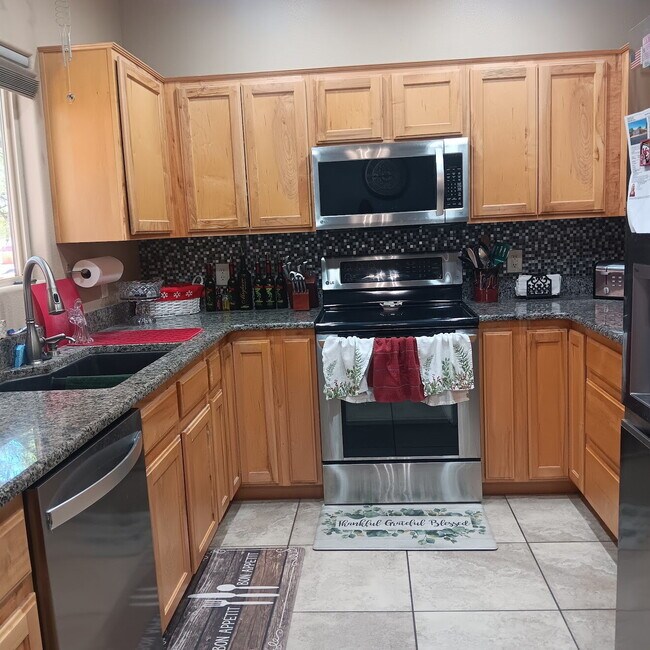 Building Photo - "Spacious 3-Bedroom Condo Oasis in Hurricane, UT – 2 Full Baths & 1,263 Sq Ft of Comfort!"