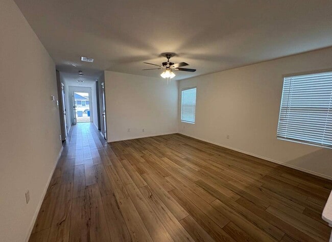 Foto del edificio - 1339 Mosely Cir