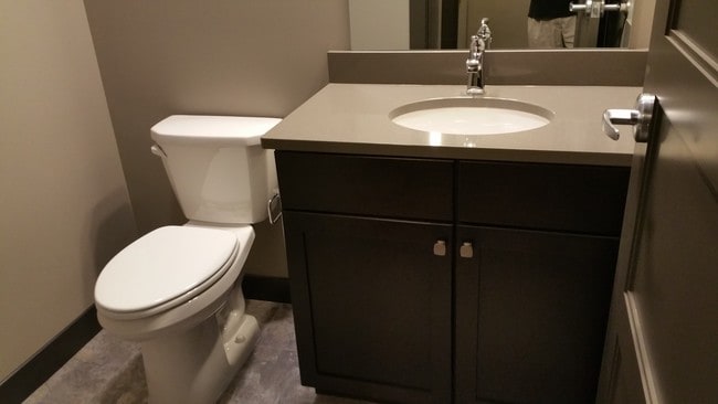 1/2 Bath - 244 E Main Ave