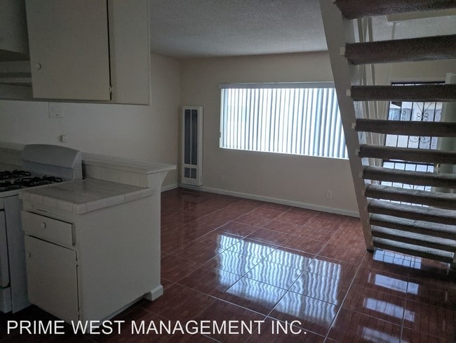Building Photo - 11500 Budlong Ave