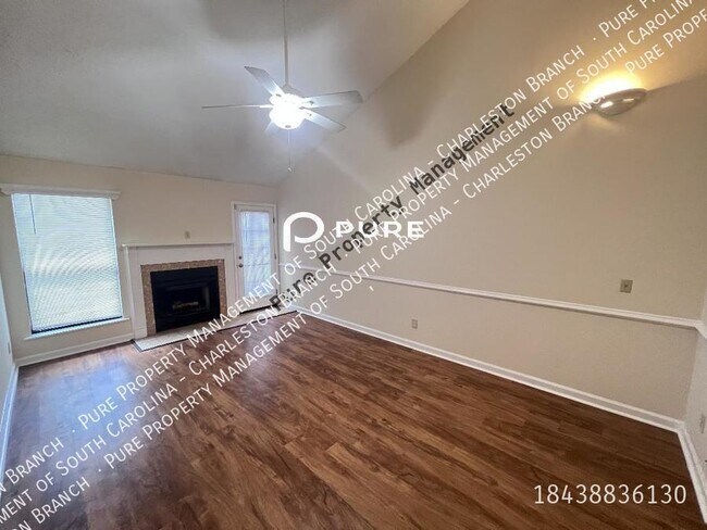 Foto del edificio - 2 Bd Townhome in Shaftesbury!!